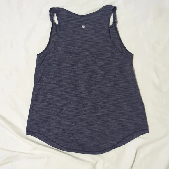 Lululemon Do the Twist Tank Yoga, Color Heathered Deep Navy Size 2 - Picture 5 of 14